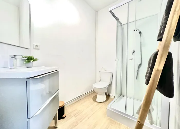 Le Melusine , A 50m De La Gare De